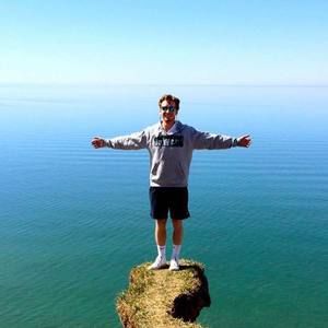 Meet your Posher, Tom